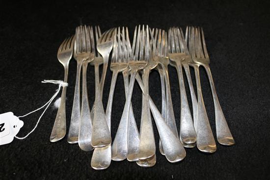 Harlequin set of 14 GIII silver Old English pattern dessert forks and 5 later forks